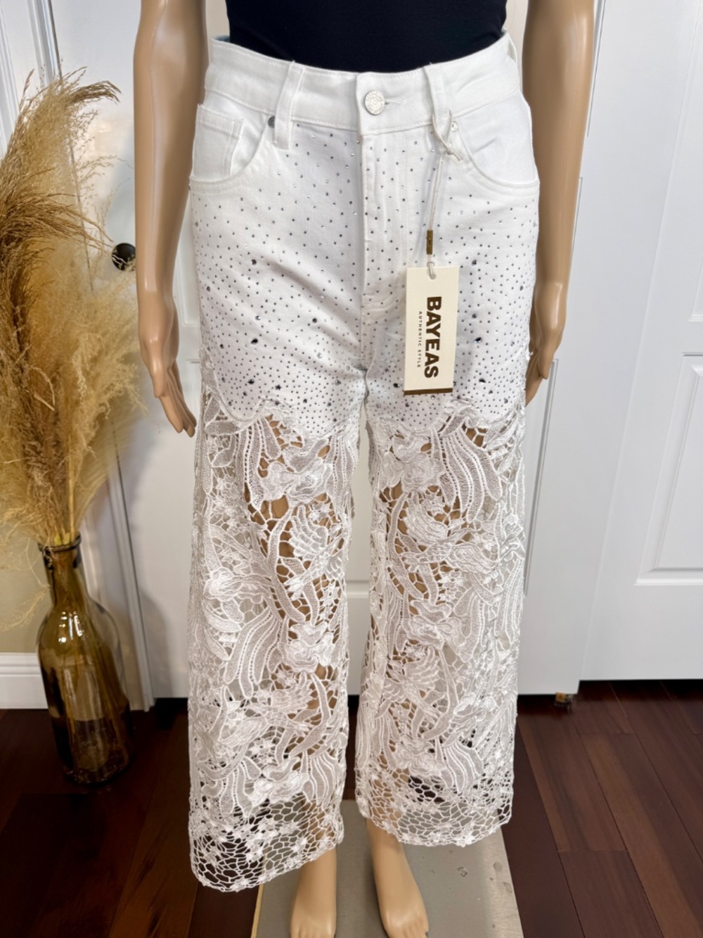 WHITE HIGH WAIST CRYSTAL EMBELLISHED CURVE HUGGING WIDE LEG LACE JEANS -NWT - Picture 6 of 17